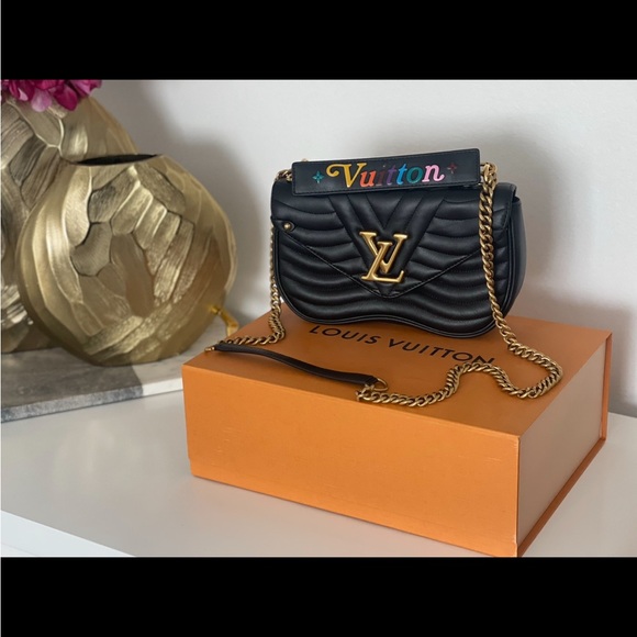 New and used purses un excellent condition only used couple times. - Picture 12 of 15